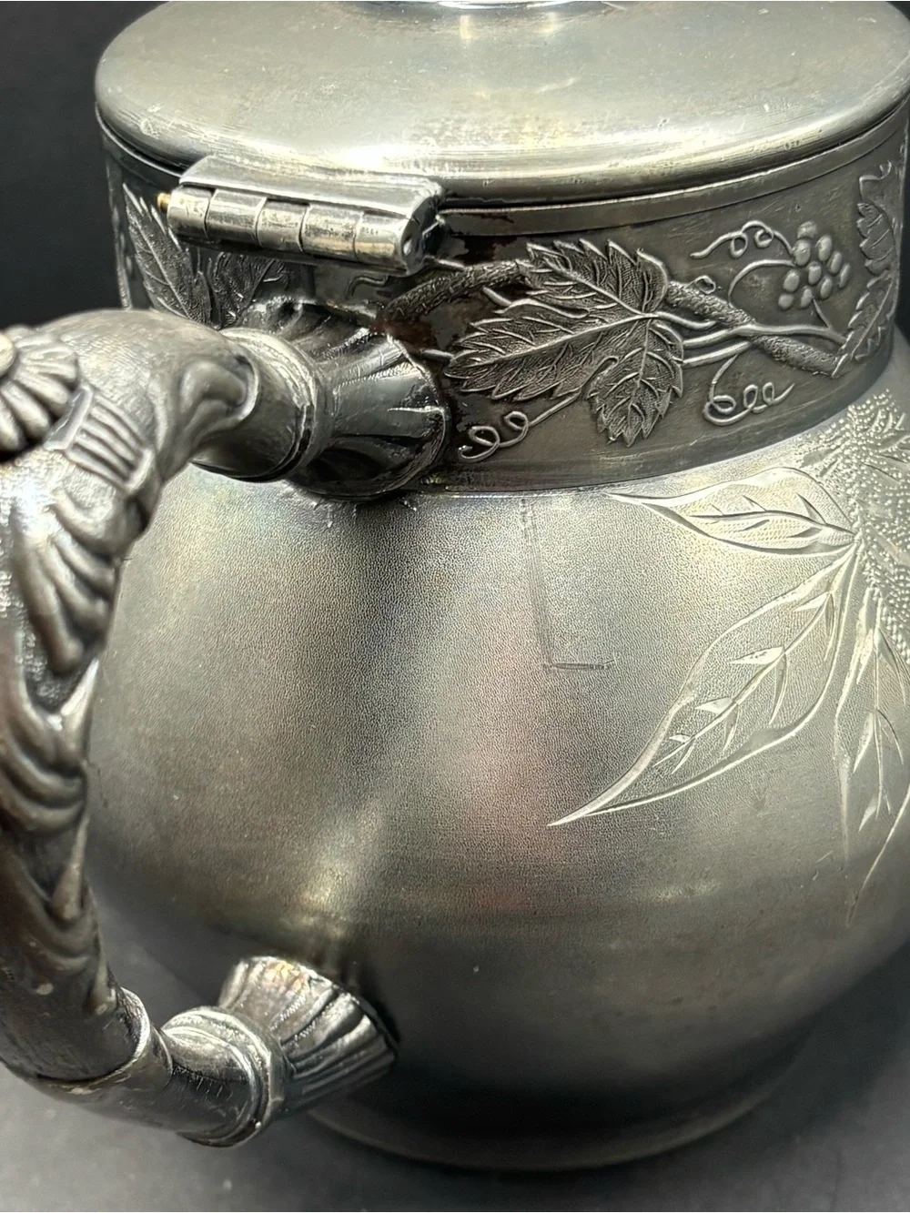 Victorian Manhattan Silver Plate Teapot 1005 Quadruple Plated Floral Grapevine